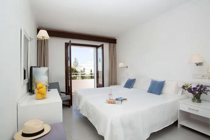 Gavimar Cala Gran Hotel and Apartments 