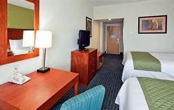 Holiday Inn Express & Suites Toluca Zona Aeropuerto