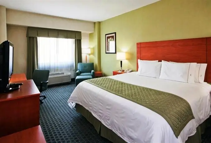 Holiday Inn Express & Suites Toluca Zona Aeropuerto 