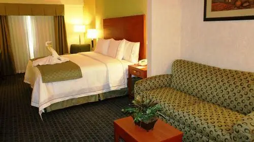 Holiday Inn Express & Suites Toluca Zona Aeropuerto 