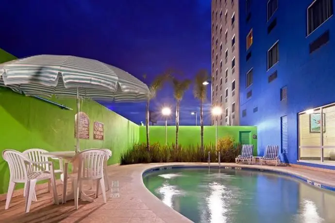 Holiday Inn Express & Suites Toluca Zona Aeropuerto 