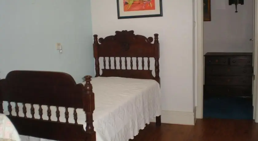 Residencia LIS B&B and Parking 