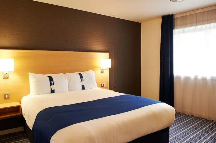 Holiday Inn Express Manchester Airport 