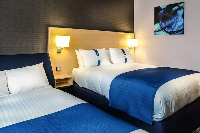 Holiday Inn Express Manchester Airport 