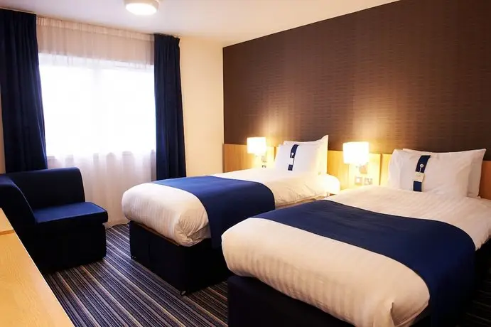 Holiday Inn Express Manchester Airport 