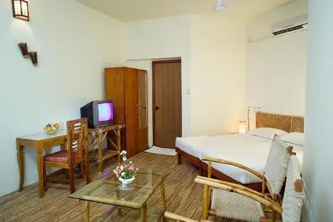 Deshadan Cliff & Beach Resort Varkala 