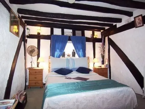 Medieval Lodge Bed & Breakfast 