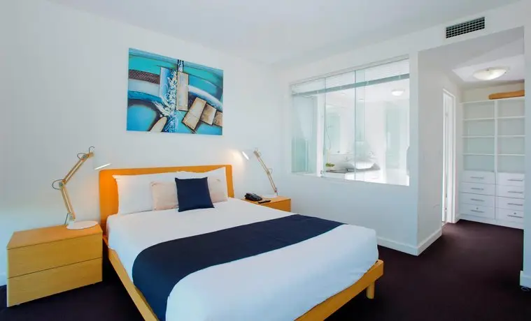 Kirra Surf Apartment 