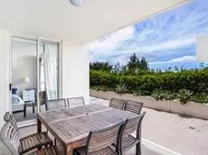 Kirra Surf Apartment 