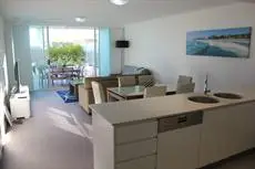 Kirra Surf Apartment 