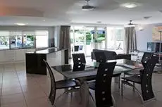 Waters Edge Apartment Cairns 