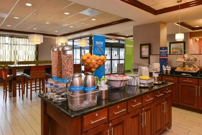 Hampton Inn College Park 