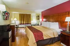 Red Roof Inn & Suites Fayetteville-Fort Bragg 