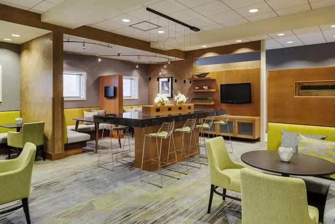 Courtyard by Marriott Boston Logan Airport