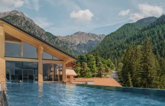 Almwellness-Resort Tuffbad 