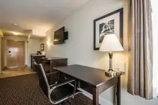 Comfort Inn & Suites Surrey 