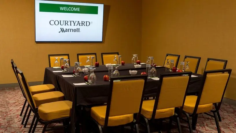 Courtyard by Marriott Lafayette 