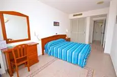 Hostal Residencia Molins Park 