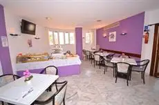 Hostal Residencia Molins Park 