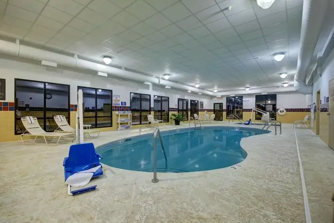 Hampton Inn and Suites Alexandria 