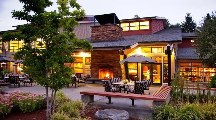 Cedarbrook Lodge 