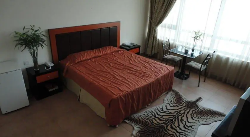 OYO 111 Infinity Suites 