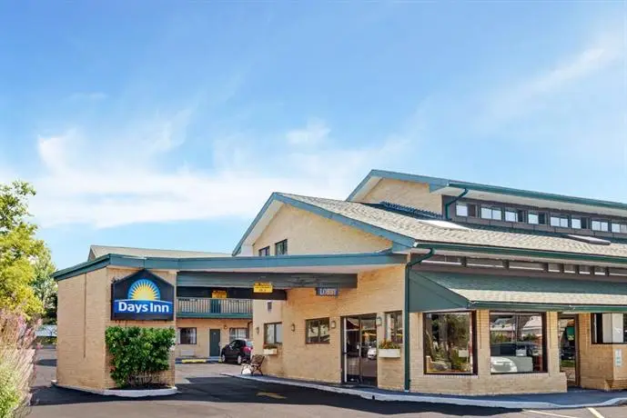 Days Inn by Wyndham Woodbury Long Island