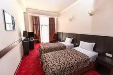 Regineh Hotel 