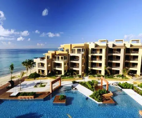 El Faro Oceanfront Apartments 