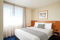 Ventura Inn & Suites Hamilton 