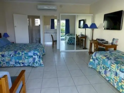 Airlie Court Holiday Units 