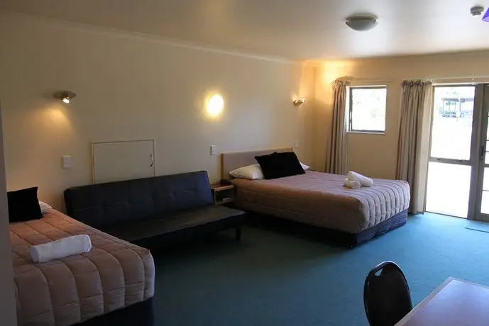 New Castle Motor Lodge 