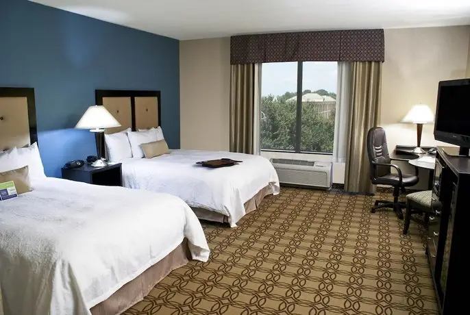 Hampton Inn & Suites Charlotte-Airport 