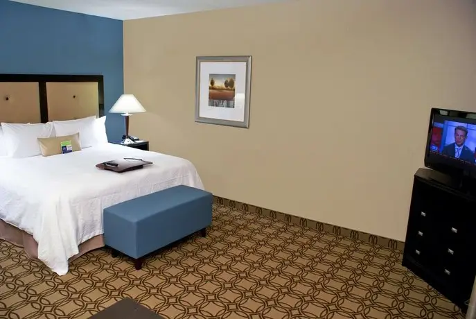 Hampton Inn & Suites Charlotte-Airport 