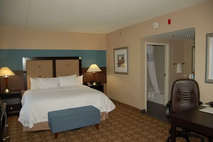 Hampton Inn & Suites Charlotte-Airport 