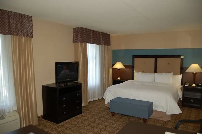 Hampton Inn & Suites Charlotte-Airport 