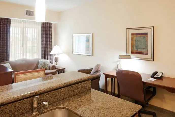 Staybridge Suites Lafayette-Airport 