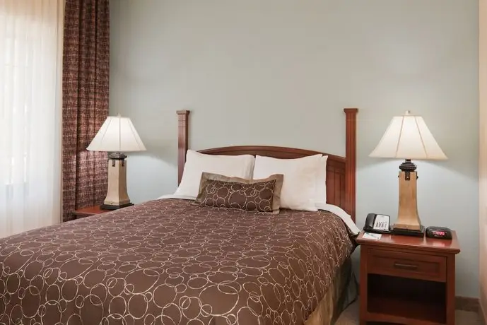 Staybridge Suites Lafayette-Airport 