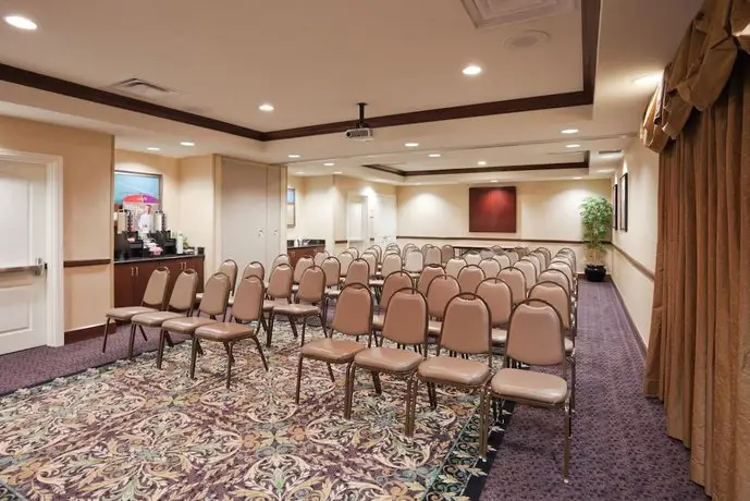 Staybridge Suites Lafayette-Airport 