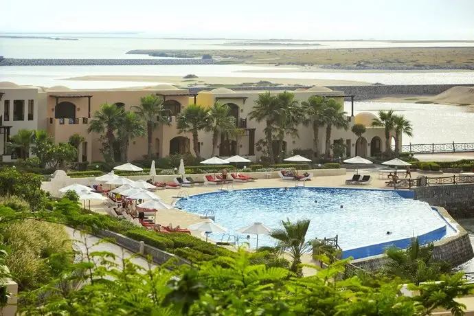 Cove Rotana Resort 