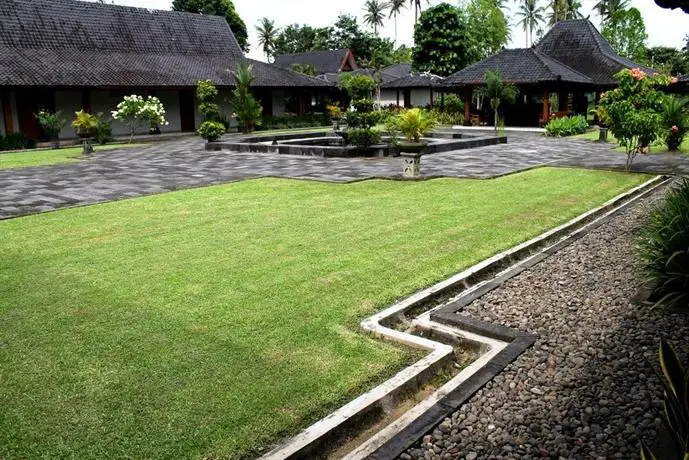 Manohara Resort 