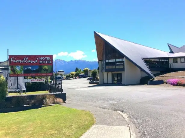 Fiordland Hotel 