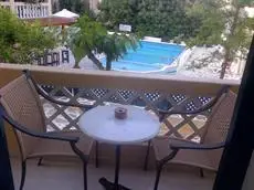 Kyra Panagia ApartHotel 