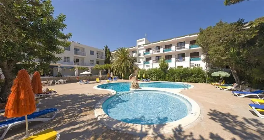 Apartamentos Cala LLonga Playa