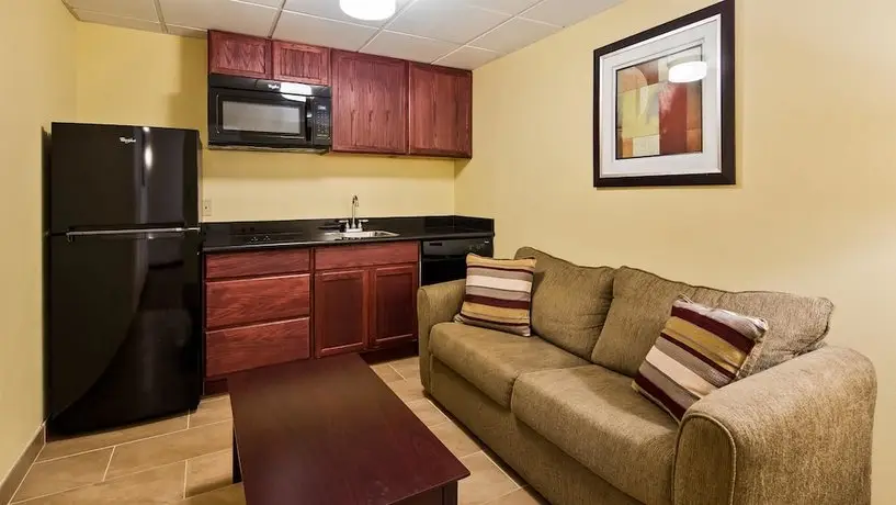 Best Western Airport Inn & Suites Cleveland 