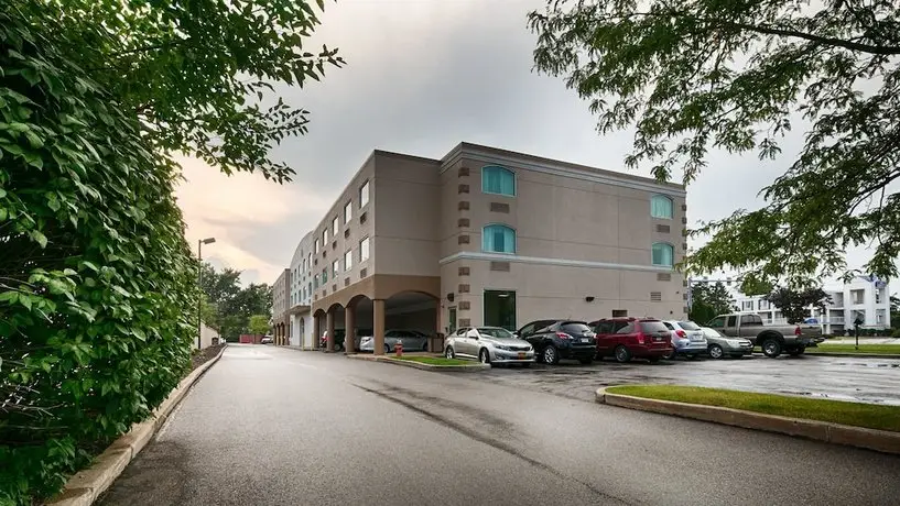 Best Western Airport Inn & Suites Cleveland 