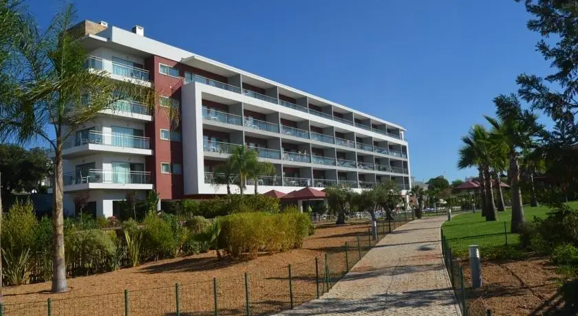 Hotel Apartamento Areias Village 