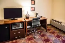 Clarion Inn & Suites Savannah Midtown 