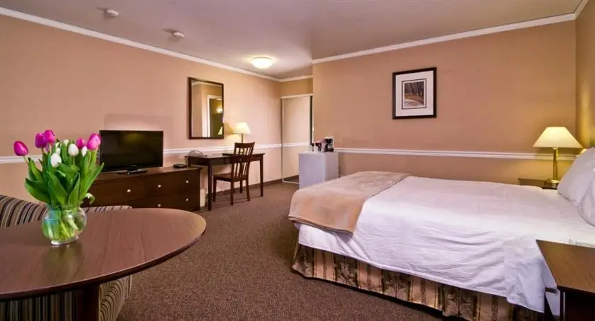 Kelowna Inn & Suites 