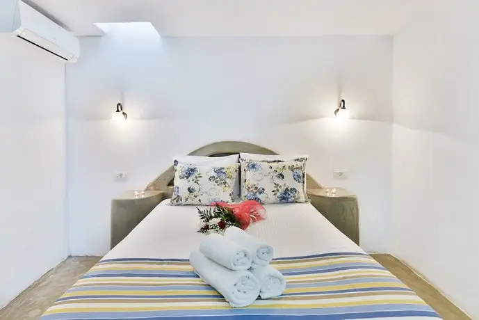 Agnadi Villa Santorini 